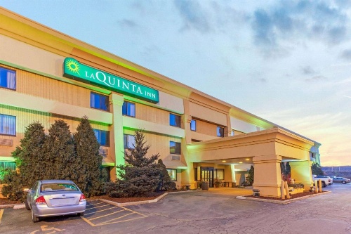 La Quinta Inn & Suites by Wyndham Milwaukee Airport / Oak Creek image 25